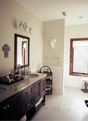 Vacation Cabin Bathroom1